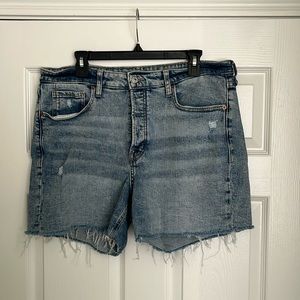 Old Navy size 16 frayed hem button fly OG straight shorts